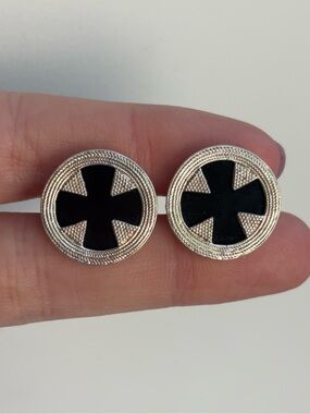 Sterling Silver Metropolitan Museum of Art Vintage Onyx Omega Back Earrings